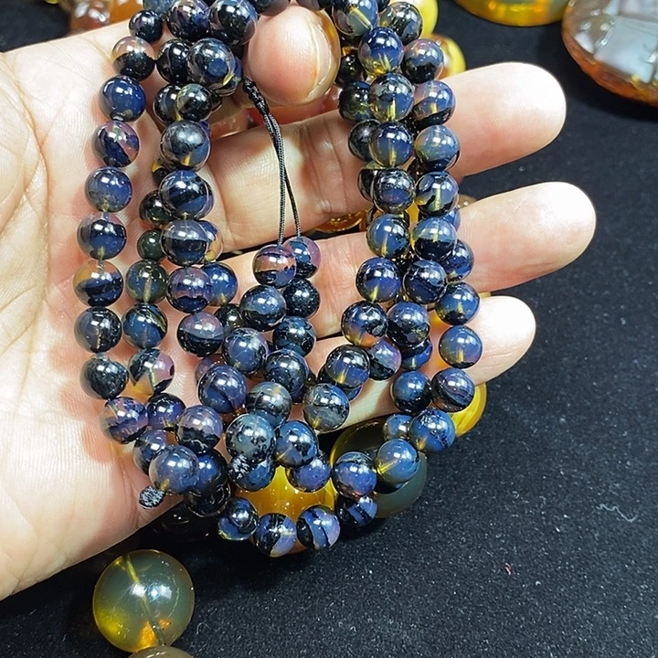 合***和琥珀未镶嵌裸石一