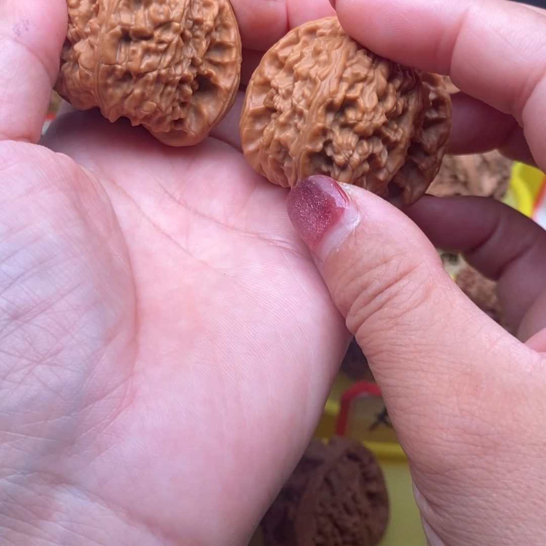 社***）把件文玩核桃三角白