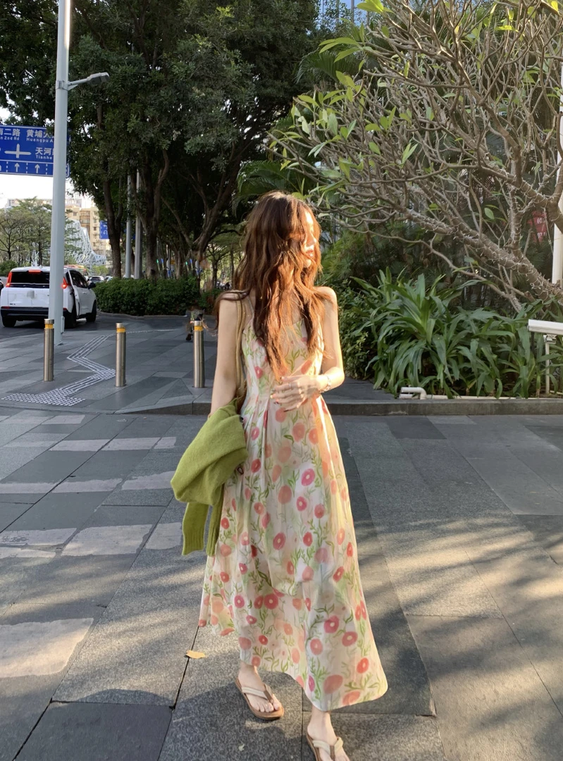 2025夏季新款甜美风设计感高级百搭开衫碎花吊带连衣裙时尚套装女