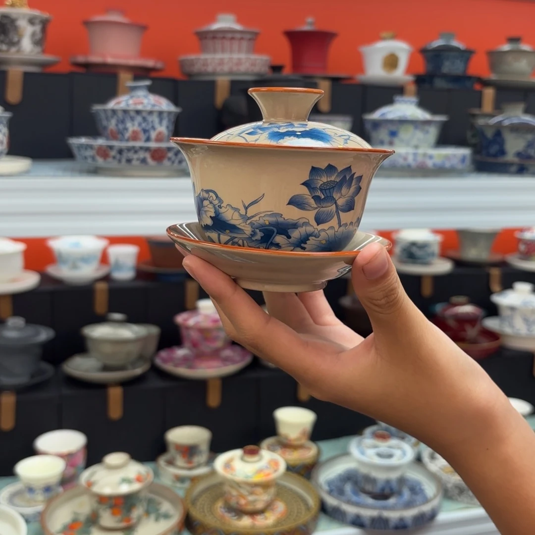 茶具是指由两块小牌子