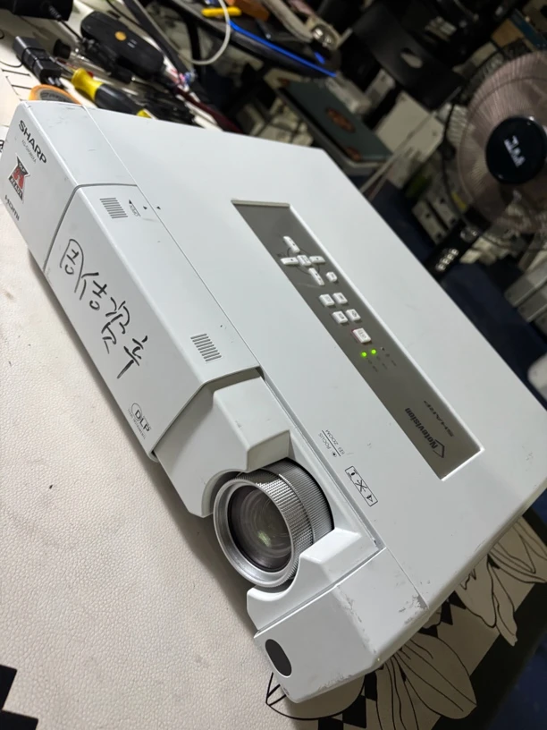 9新  二手6200流明夏普小工程投影仪 运费自理