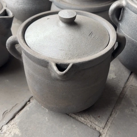 诺*8升全手工传统荥经土砂锅