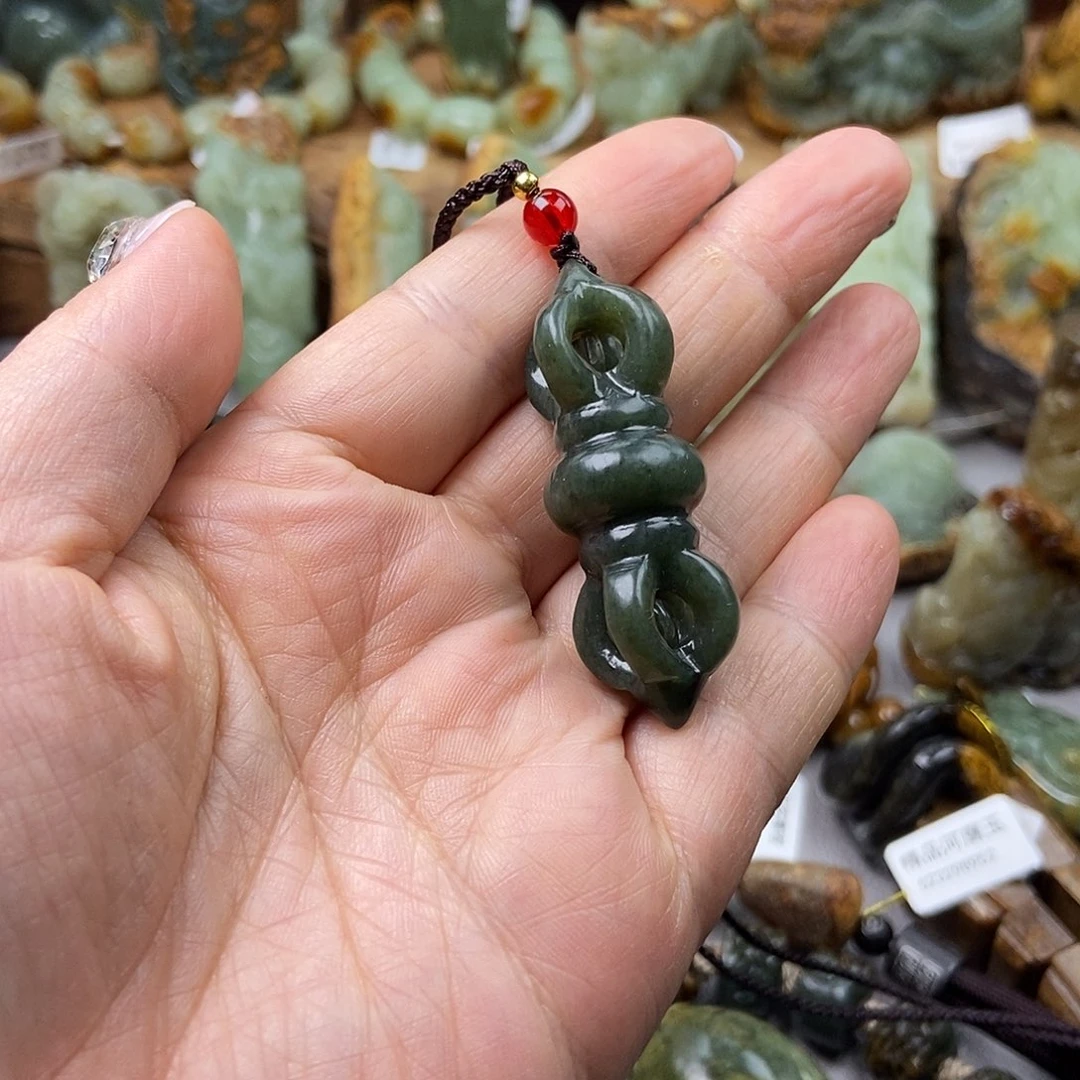 和田玉挂坠未镶嵌