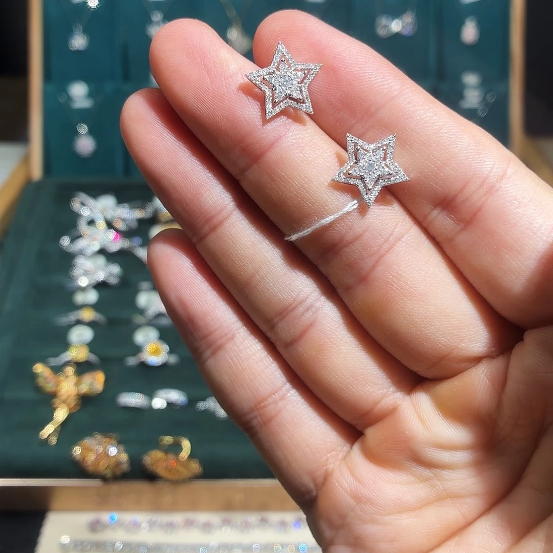 耳饰钻石18K金镶嵌