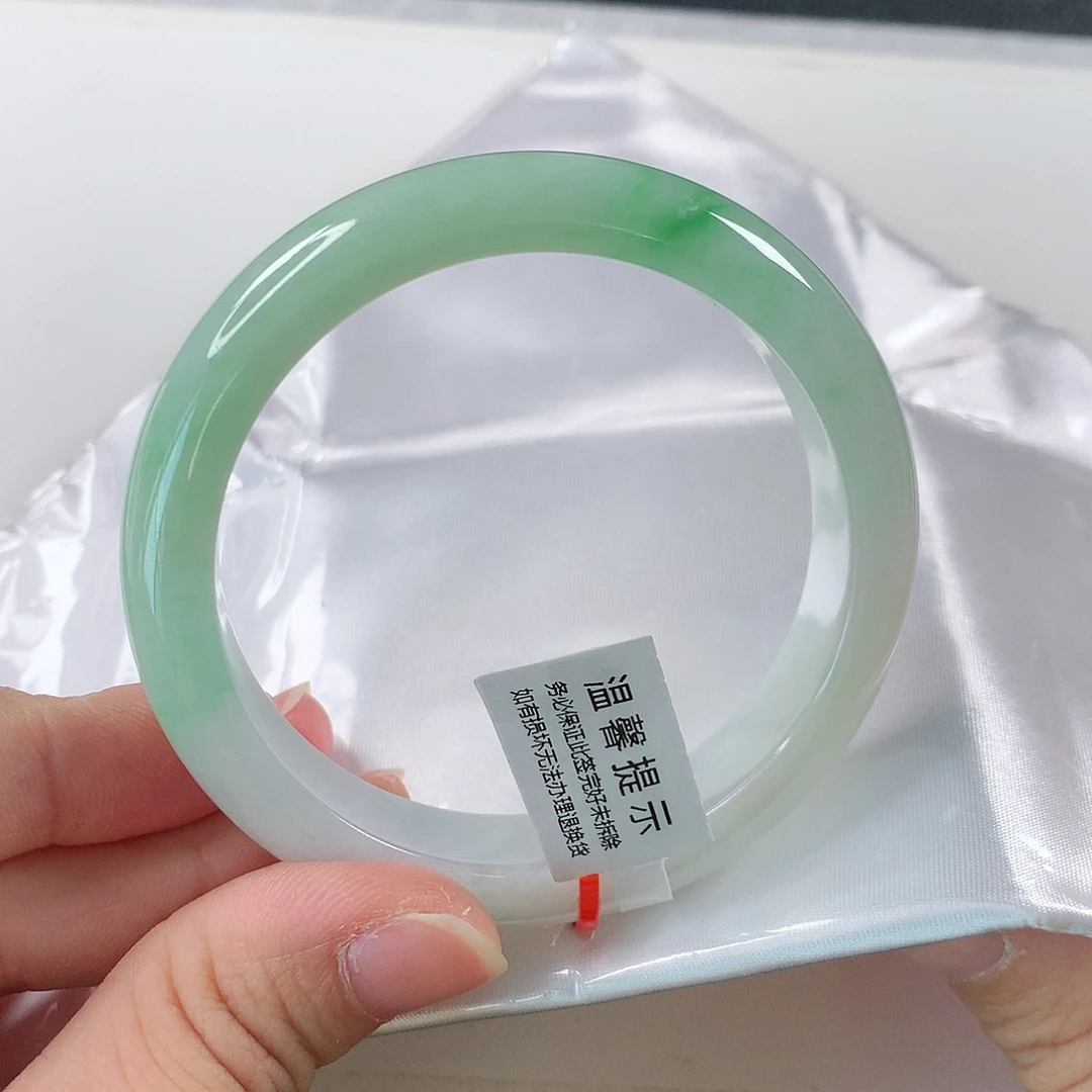 翡翠手镯未镶嵌①⑤①