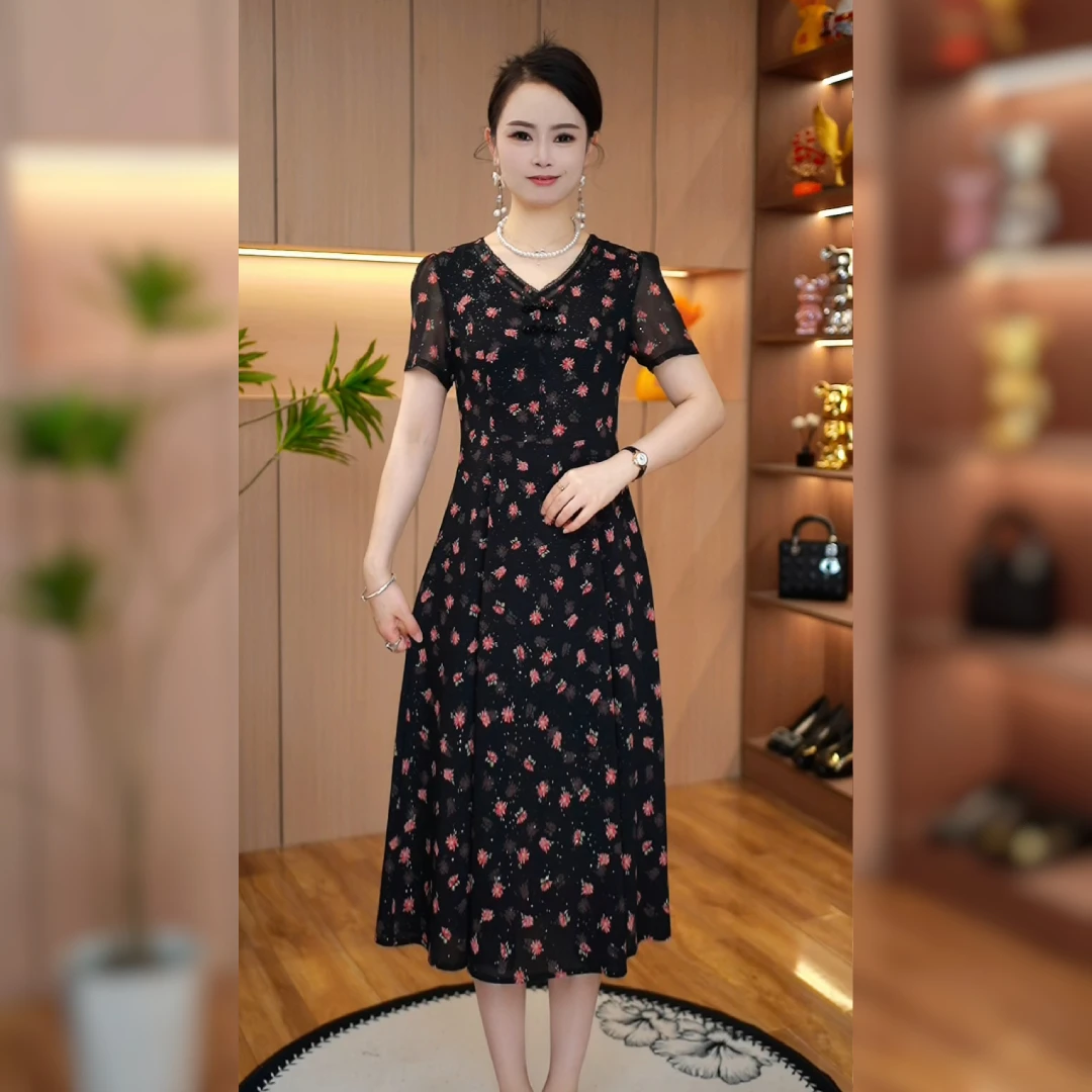 2025夏季新款短袖时尚妈妈装时尚洋气显瘦连衣裙优雅修身气质