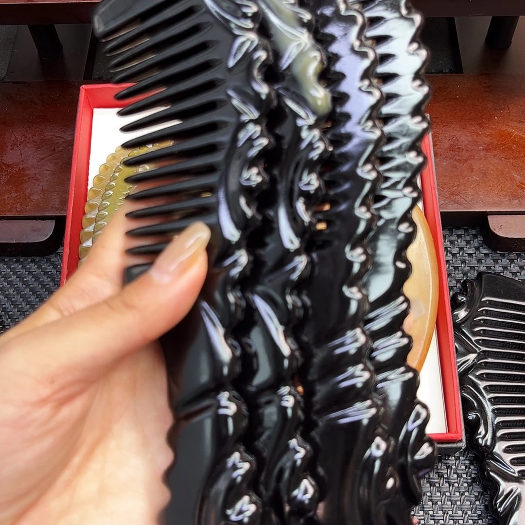 纯手工制作纯牛角梳子