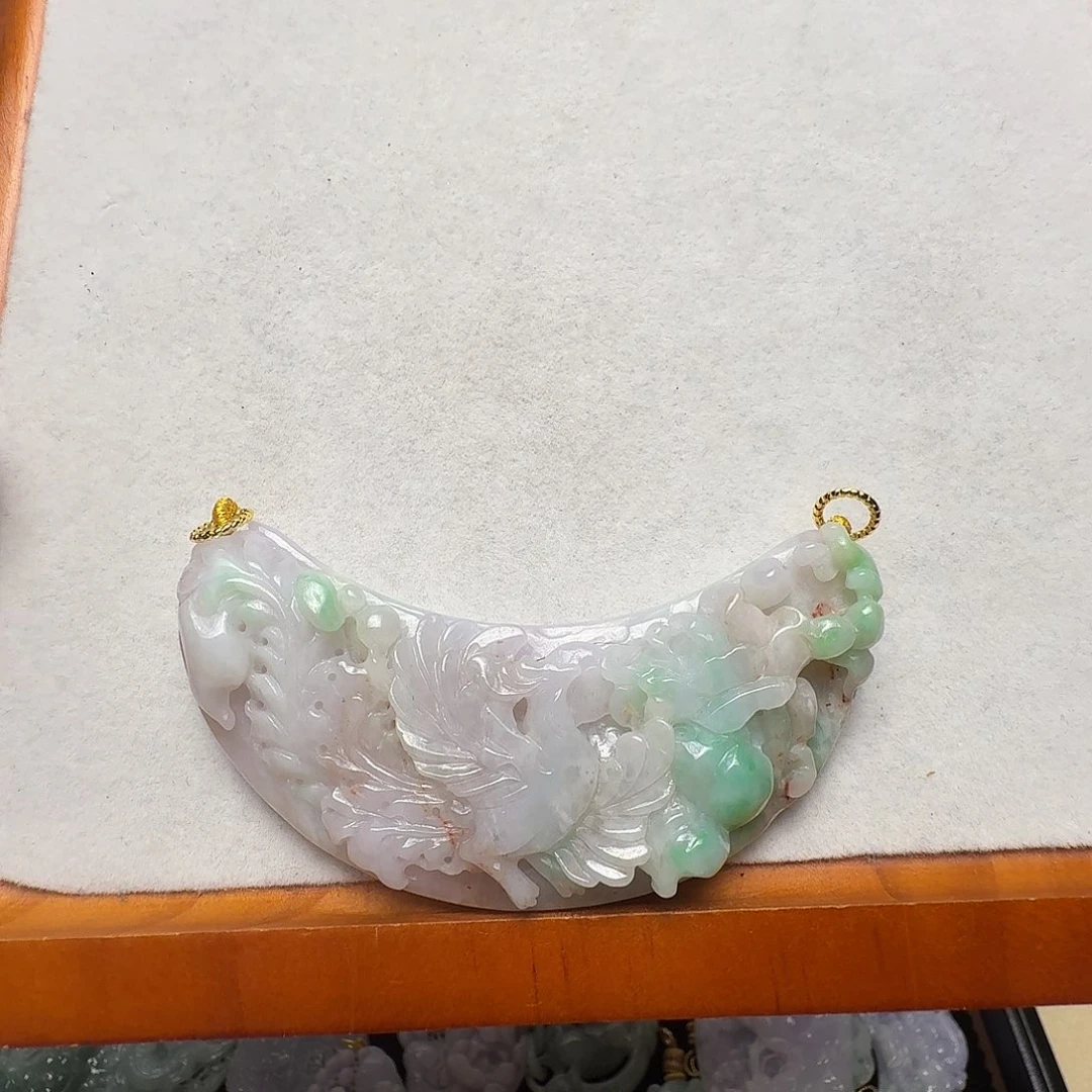 翡翠未镶嵌吊坠(赠链)