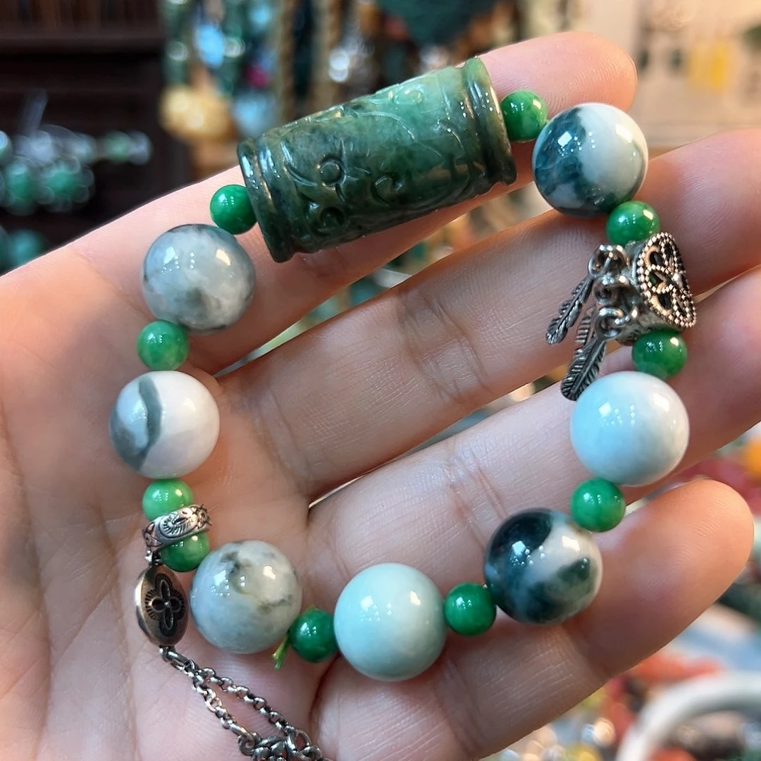 翡翠颈饰未镶嵌手串