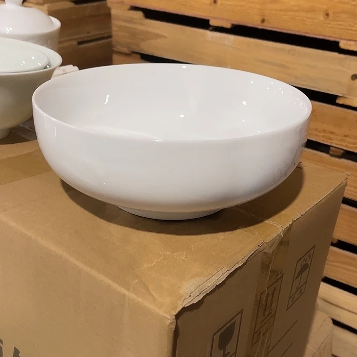 瓷片高白泥8.25英寸汤碗一个，包邮
