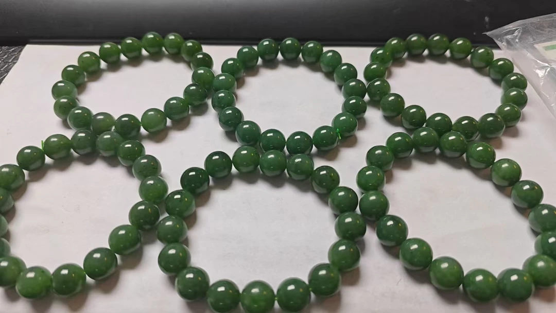 和田玉碧玉手串11.7mm左右多样性发其一C-95