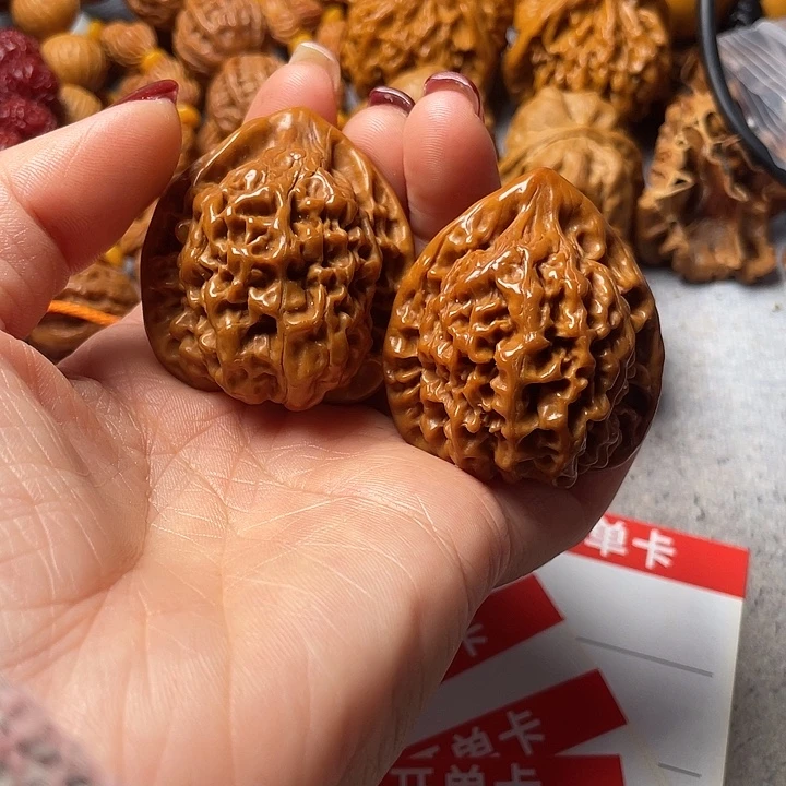 当***强文玩核桃吊坠官帽