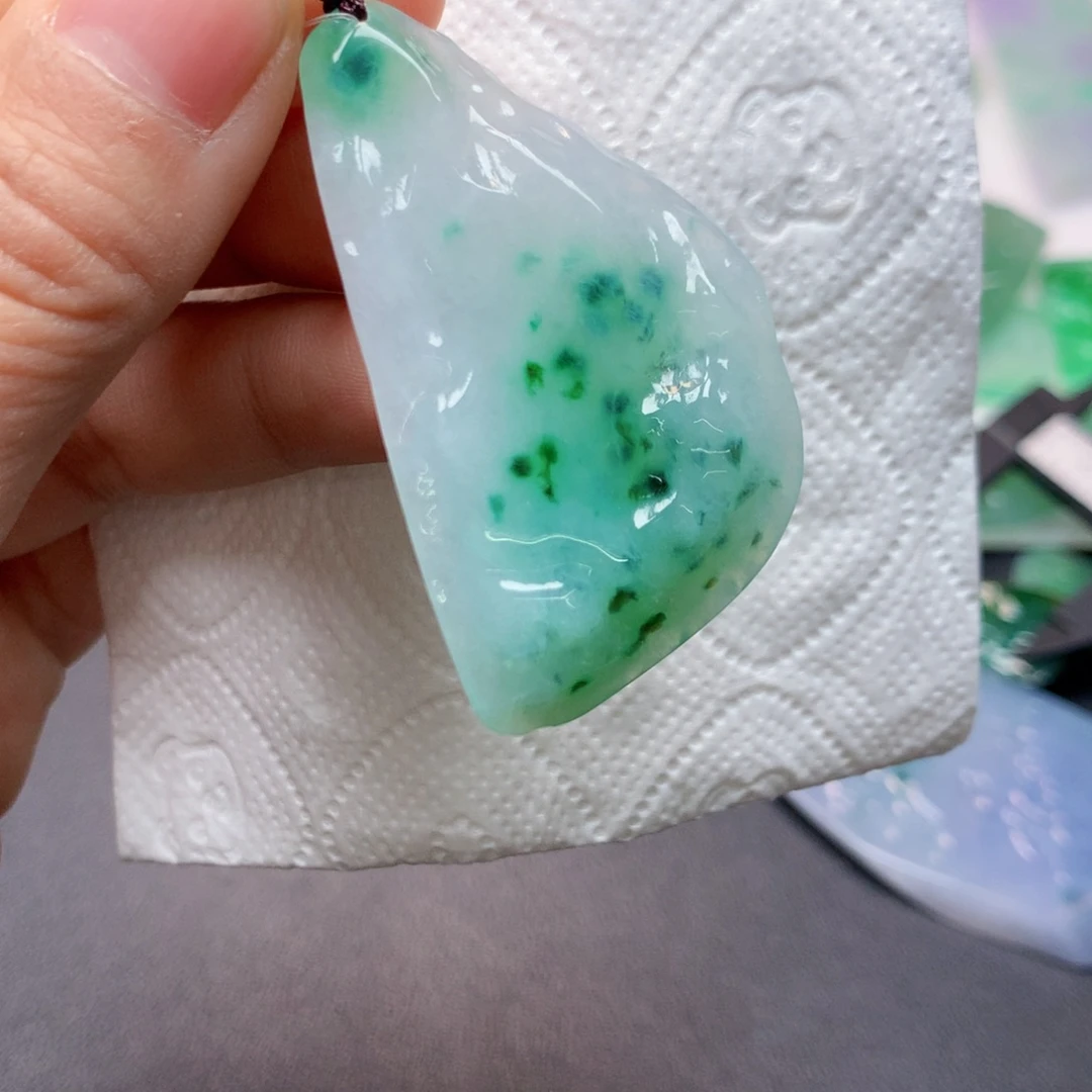 【闪购商品】翡翠吊坠(不含链)未镶嵌