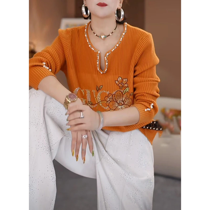 超精致钉珠烫钻花朵套头针织衫女秋冬季新款减龄气质显瘦百搭毛衣