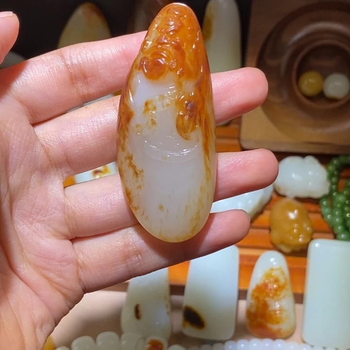 一***己和田玉未镶嵌颈饰