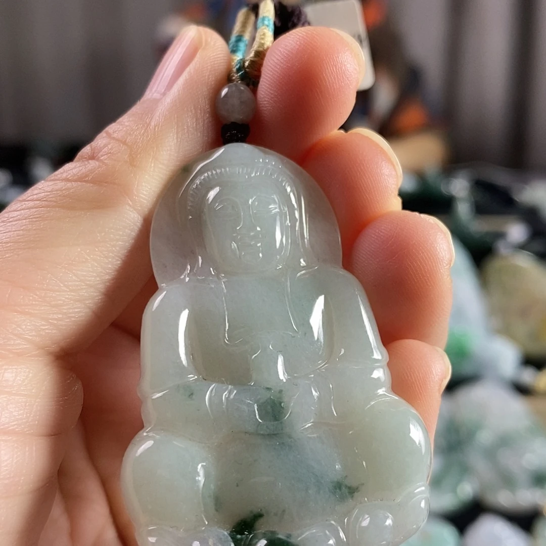 翡翠未镶嵌颈饰观音
