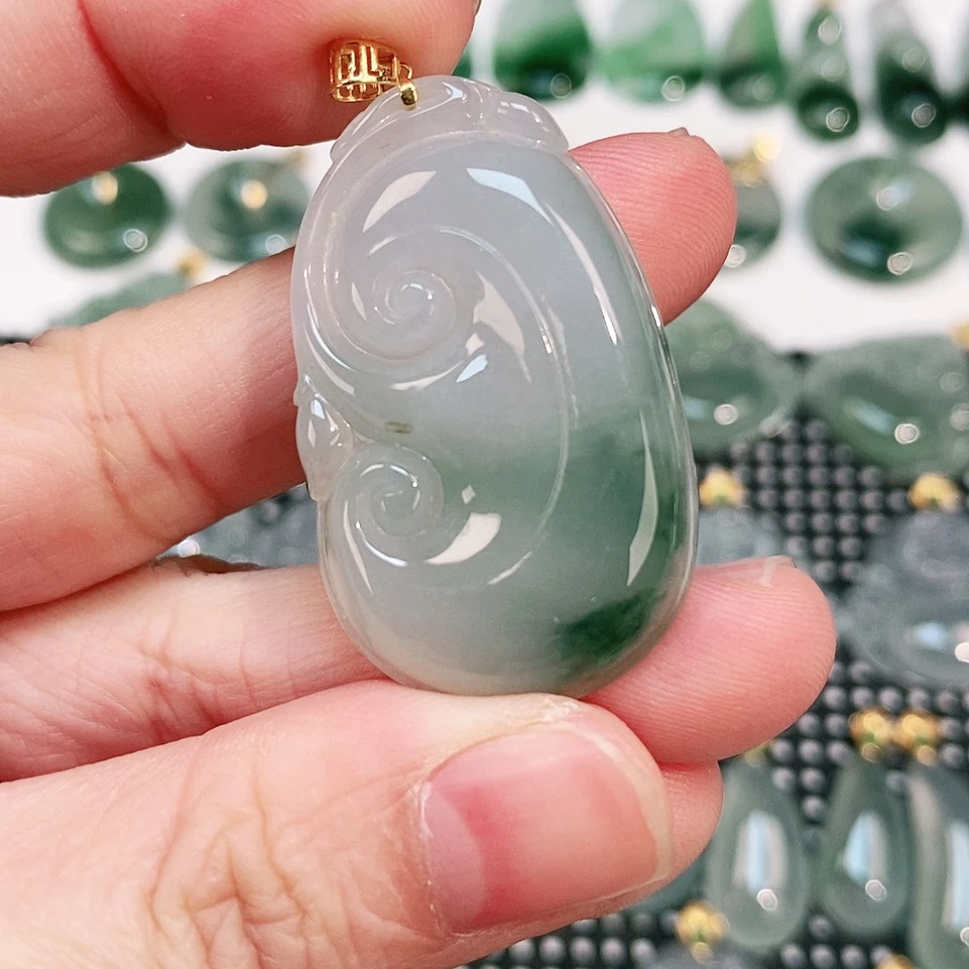 翡翠颈饰18K金镶嵌吊坠