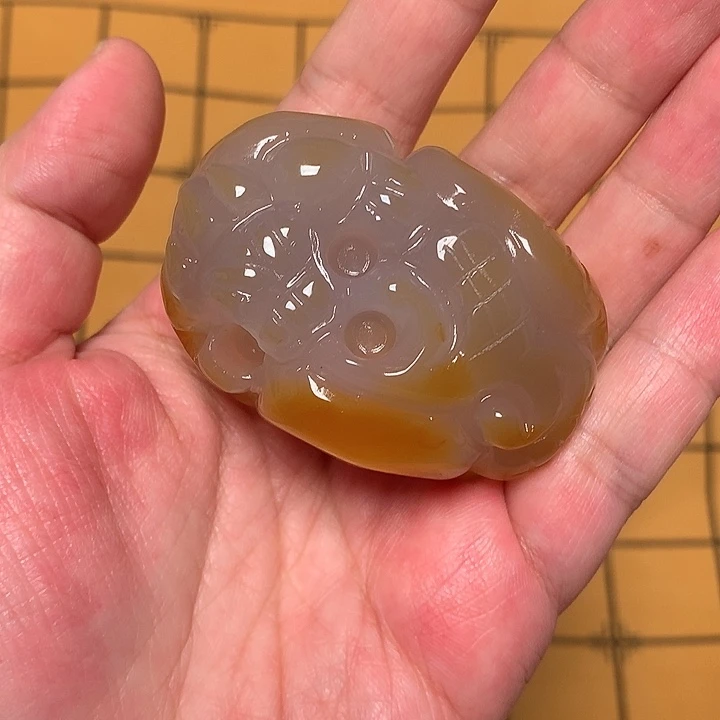玛瑙/玉髓未镶嵌手把件粗雕玛瑙手把件貔貅