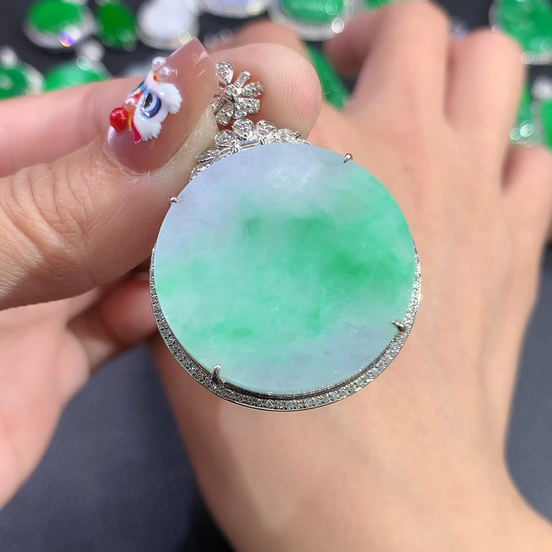 翡翠吊坠(赠链)18K金镶嵌