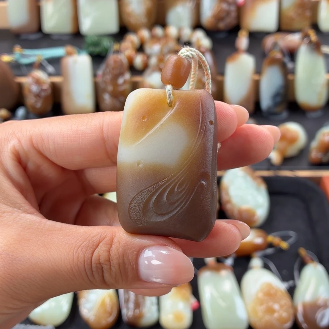 和田玉（糖玉）未镶嵌颈饰