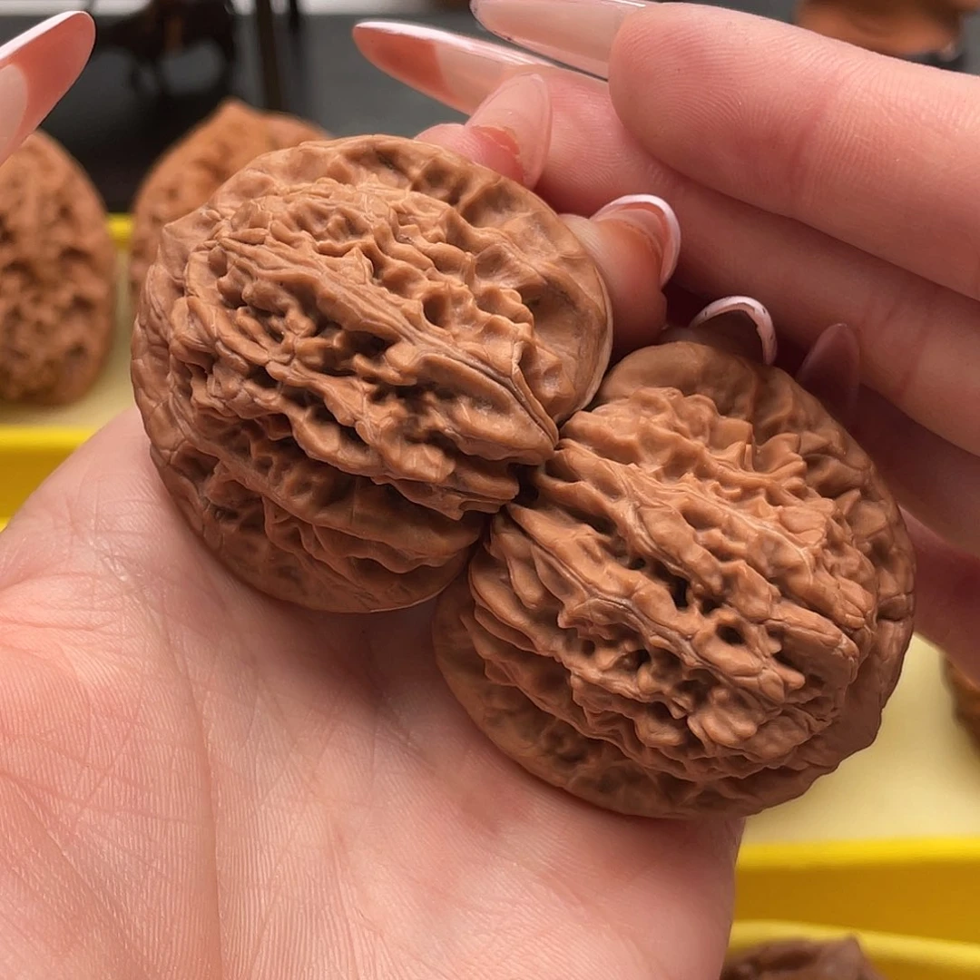 文玩核桃吊坠44搂子 8