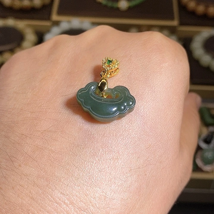 【闪购商品】吊坠(不含链)未镶嵌和田玉
