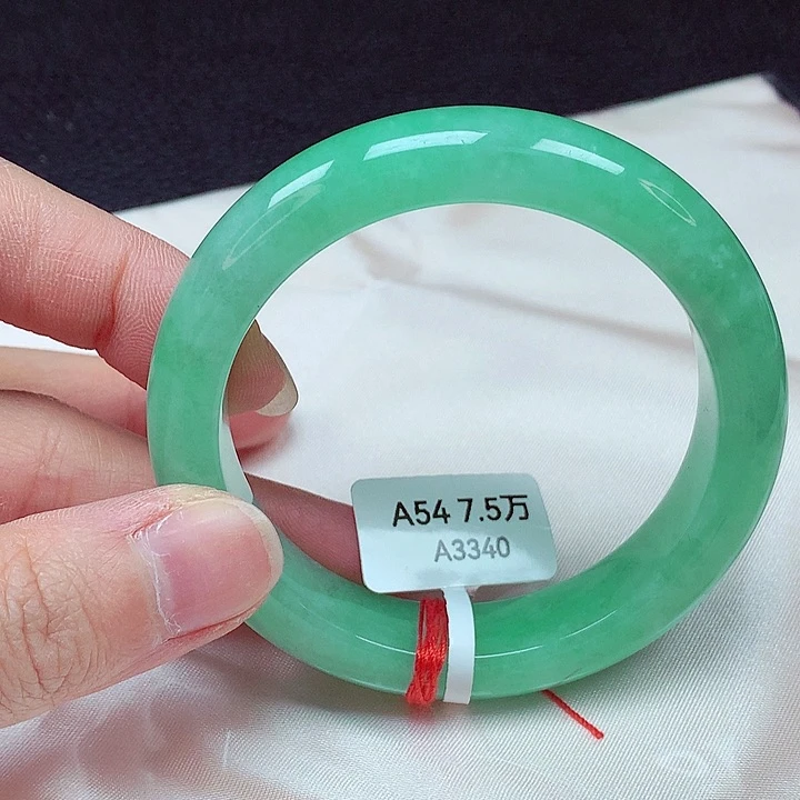 翡翠手镯未镶嵌手镯54.8