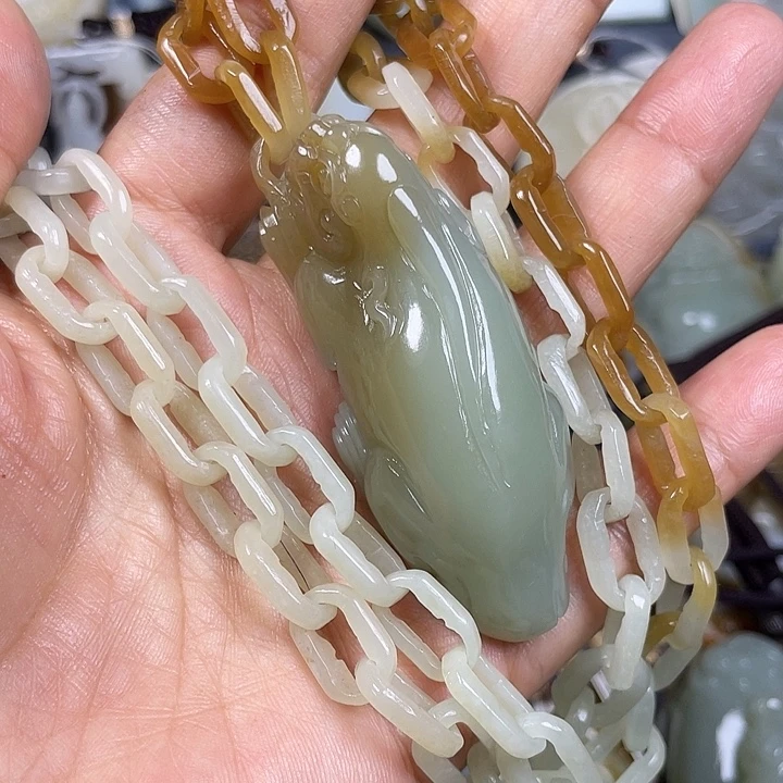 颈饰未镶嵌和田玉