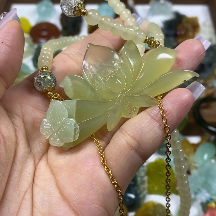 蛇纹石玉未镶嵌吊坠