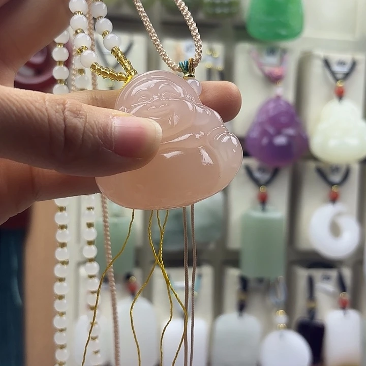 L***l石英质玉未镶嵌颈饰