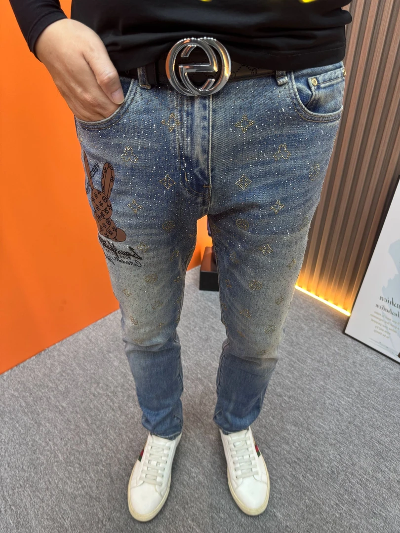 秋冬男士蓝色牛仔裤烫钻弹力潮牌修身小脚新款百搭个性男士裤子
