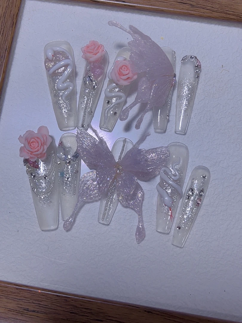 满钻冰透纯手工奢华穿戴甲超闪韩系时尚流行爆闪精致白色美甲