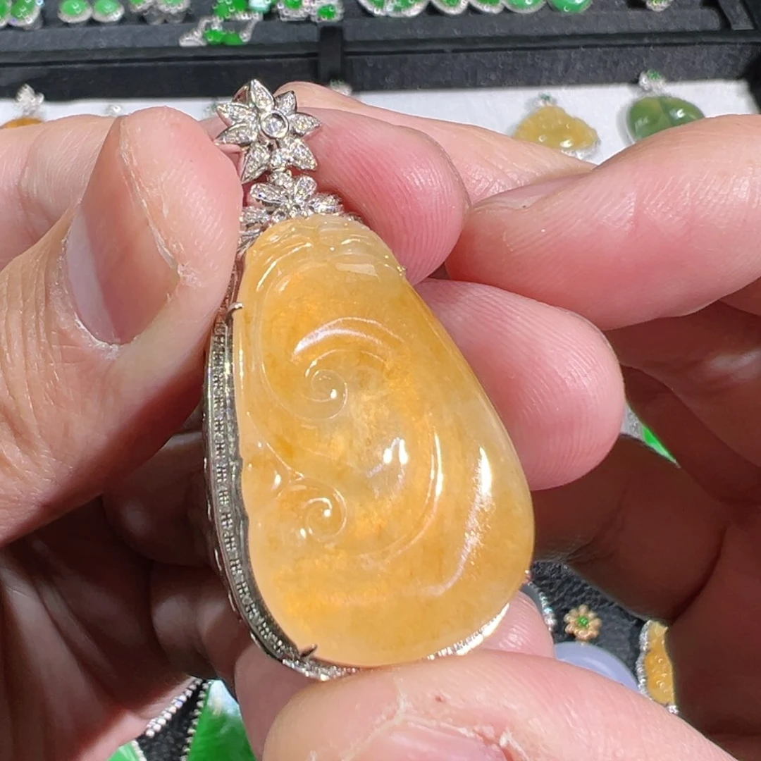 【闪购商品】翡翠吊坠(不含链)18K金镶嵌