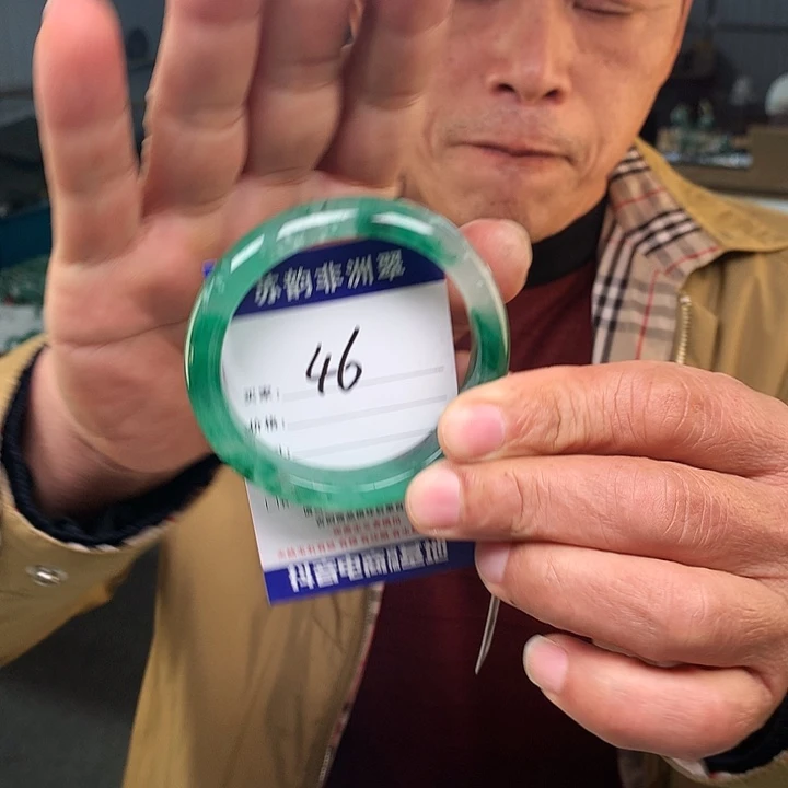 石英质玉（非洲翠）未镶嵌手镯