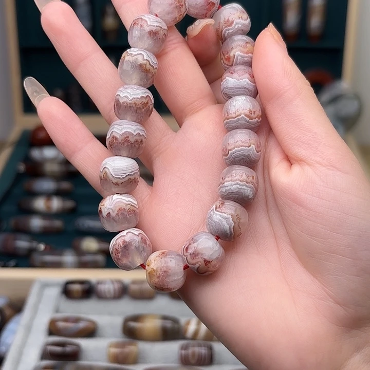 顾***白玛瑙/玉髓未镶嵌珠宝奇石