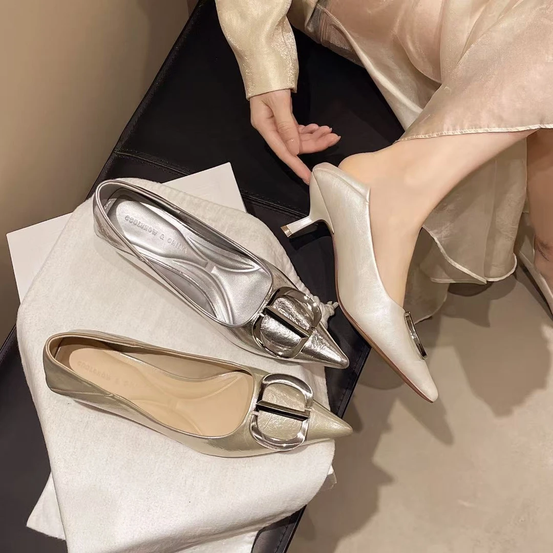 细高跟单鞋尖头浅口鞋子中跟跟鞋秋季新款7800