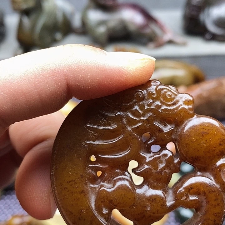 未镶嵌蛇纹石玉颈饰
