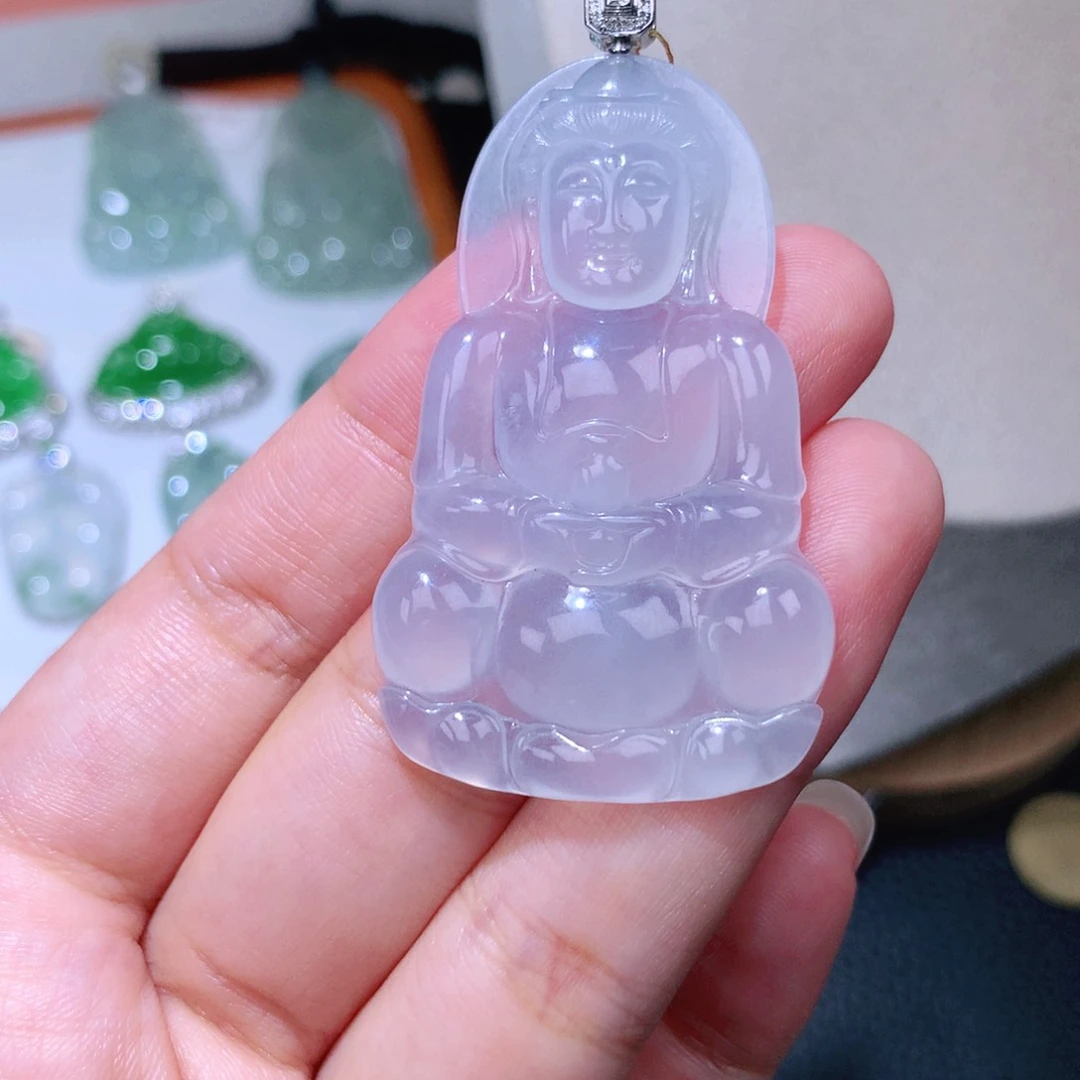 颈饰18K金镶嵌翡翠观音