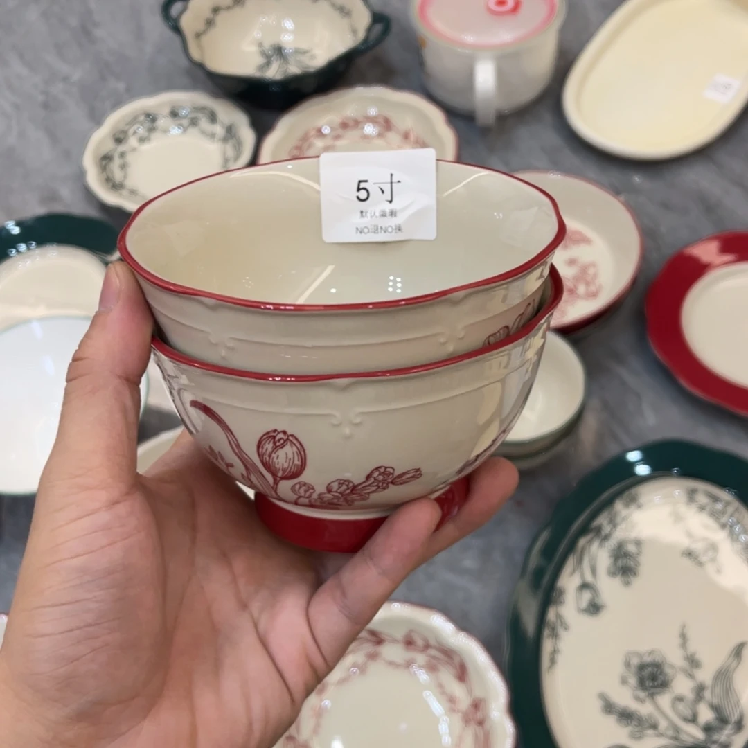 陶瓷微瑕餐具介意勿拍，满18飞！