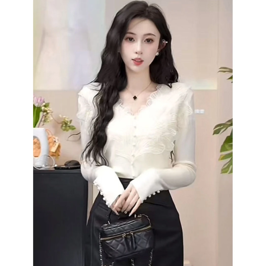 秋冬季重工花瓣蕾丝针织衫上衣女气质法式洋气修身显瘦内搭打底衫