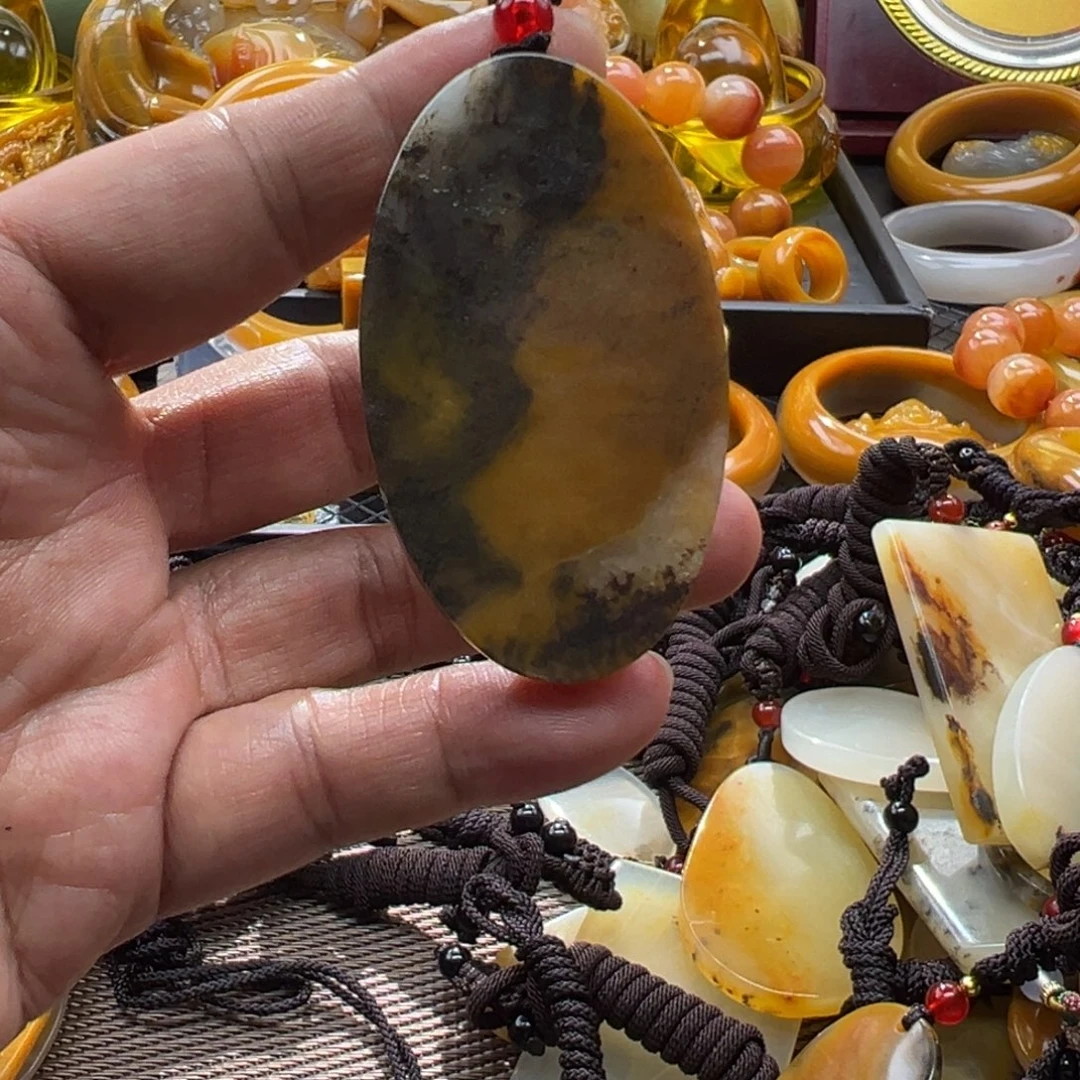 石英质玉未镶嵌颈饰
