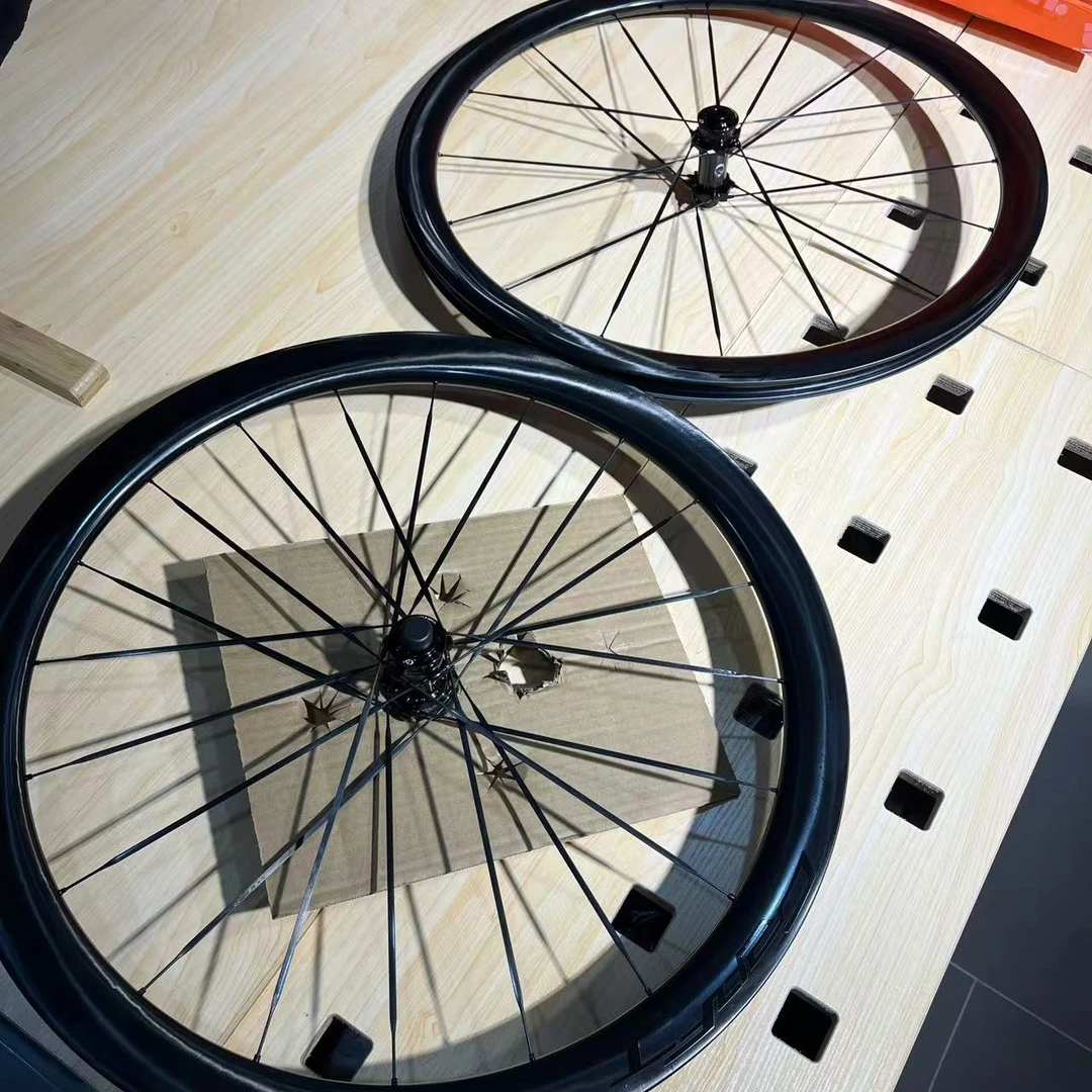 铠富特 CRW轮组 碳纤维辐条轮组 CS4045公路碟刹轮组 1180g/对