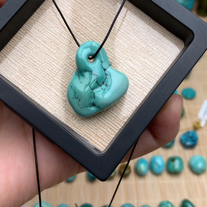 未镶嵌绿松石珠宝奇石