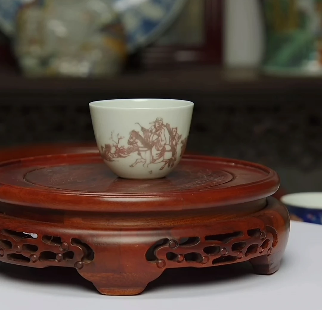 青花釉里红饮中八仙杯