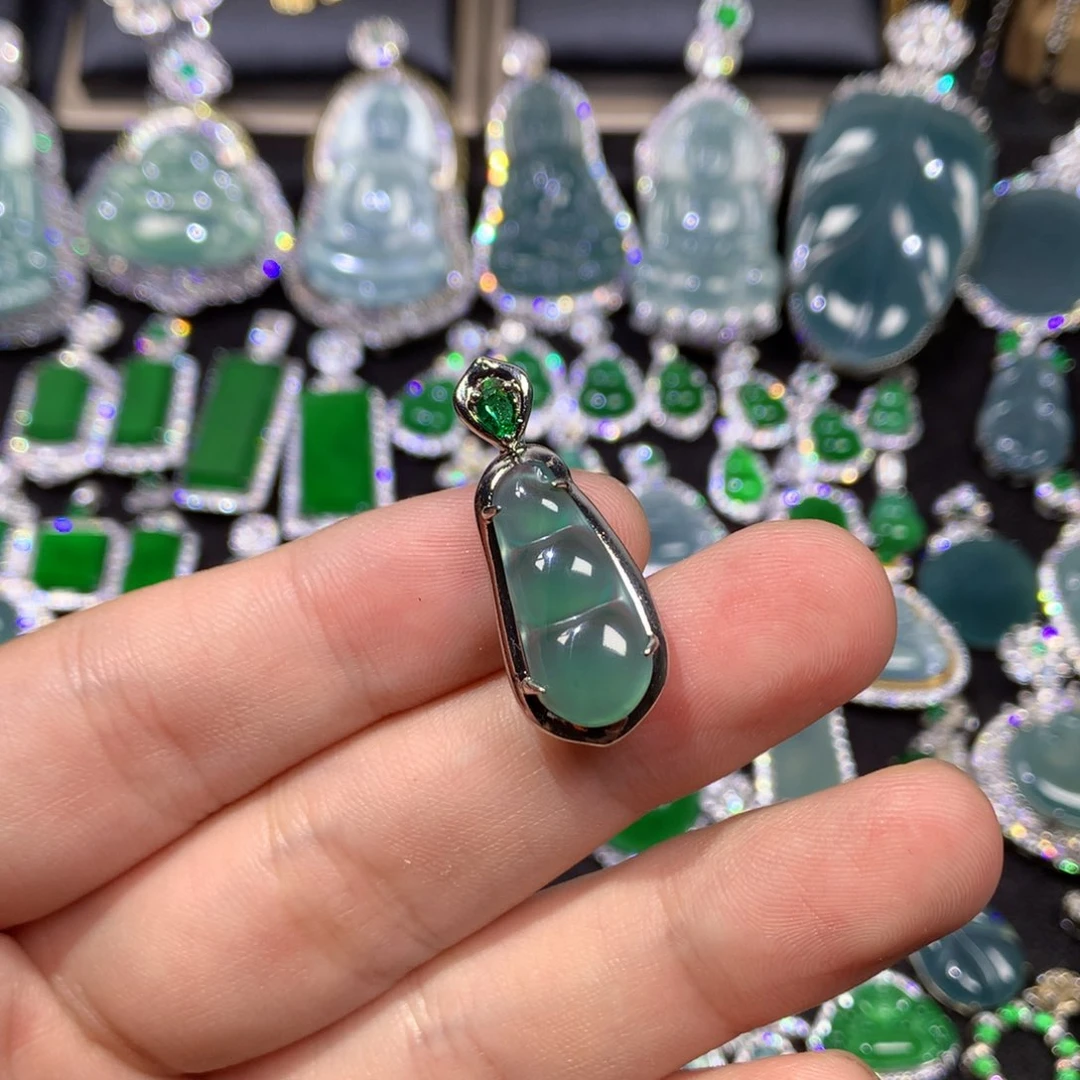 翡翠未镶嵌颈饰876555556787556