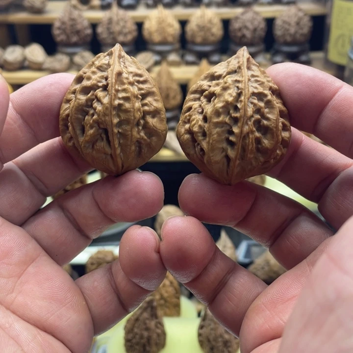 文玩核桃把件心心相印48