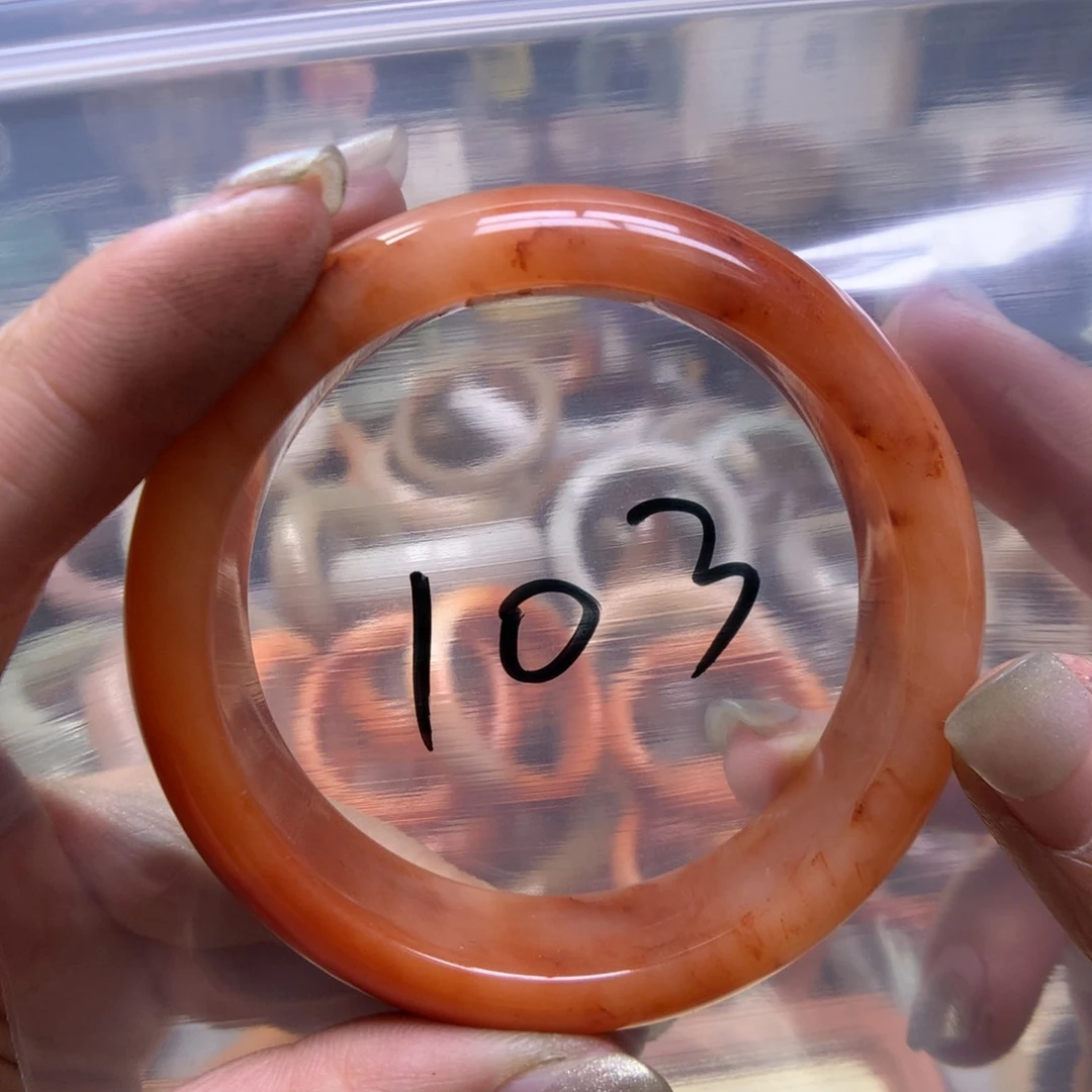 石英质玉手镯未镶嵌伊*