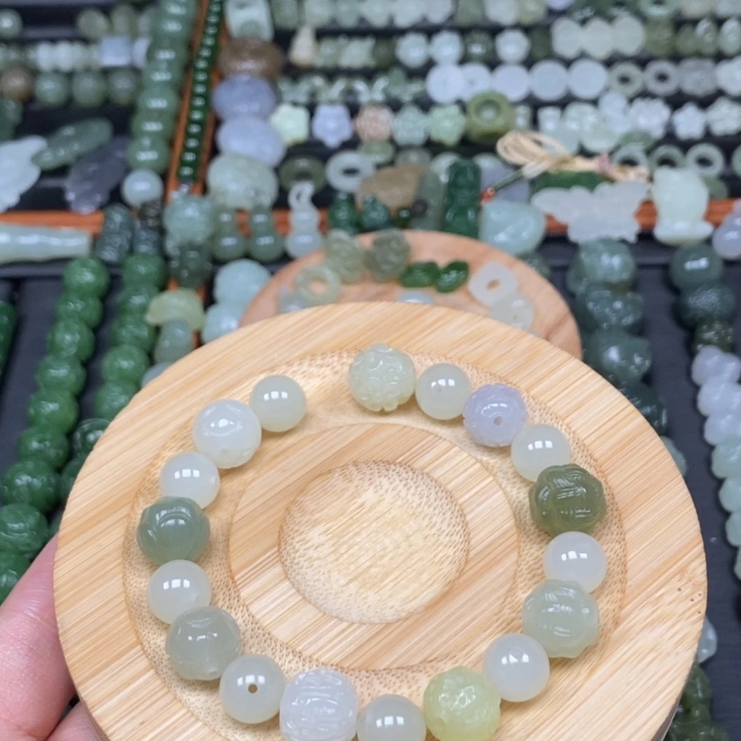 粥***温颈饰未镶嵌和田玉