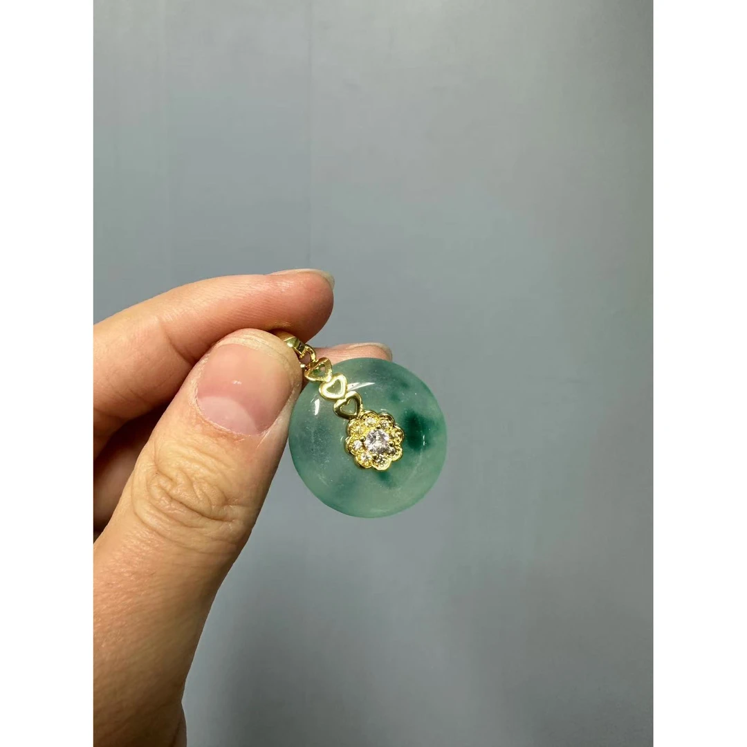 翡翠冰透14k飘花太阳花平安扣吊坠