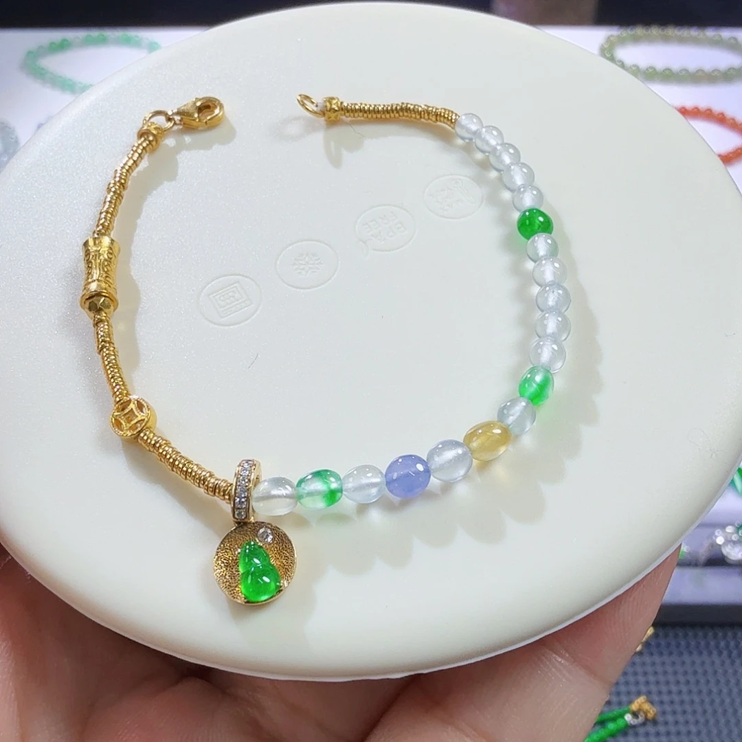 翡翠足金镶嵌颈饰手链